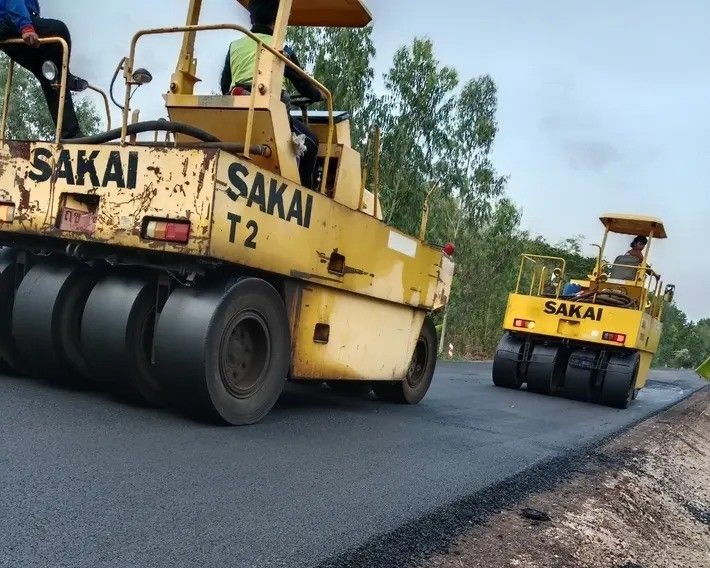 Proyek Pengaspalan 1